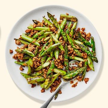 Pork Asparagus, Asparagus Stir Fry Recipes, Food Comfort, Salad Appetizer Cups, Asparagus Stir Fry, Grilled Asparagus Recipes, Chinese Pork, Ginger Pork, Asparagus Fries