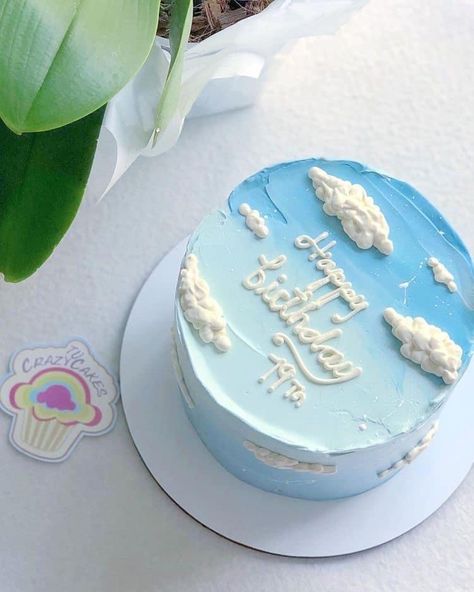 Birthday Cake Ideas Small, Minimalist Birthday Cake, Small Birthday Cake, Birthday Cake Simple, Airplane Cake, Blue Birthday Cakes, Small Birthday Cakes, Minimalist Birthday, Cloud Cake