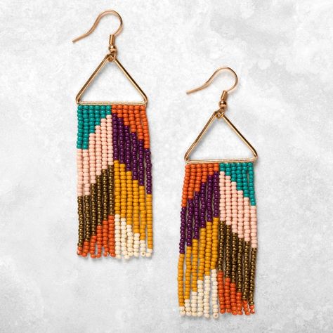 Diy Earrings Beads, Diy Gifts For Family, Fringe Earrings Pattern, Leather Earring Ideas, Plunder Design Jewelry, Earring Displays, Fringe Earring, Seed Bead Jewelry Patterns, Plunder Jewelry