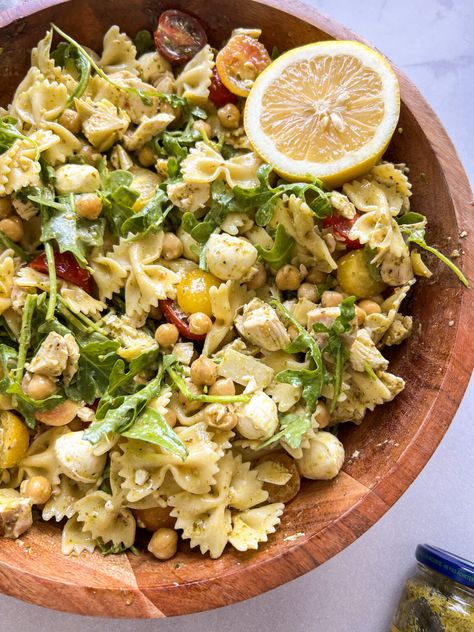 Healthy Chicken Pesto Pasta Salad Summer Pasta Salad With Chicken, Pasta And Protein Recipes, Pasta Salad Recipes Protein, High Protein Chicken Pasta Salad, Healthy Protein Pasta, Protein Pasta Salad Recipes, Pasta Salad High Protein, Healthy Chicken Pesto, Pasta Salad Recipes Healthy