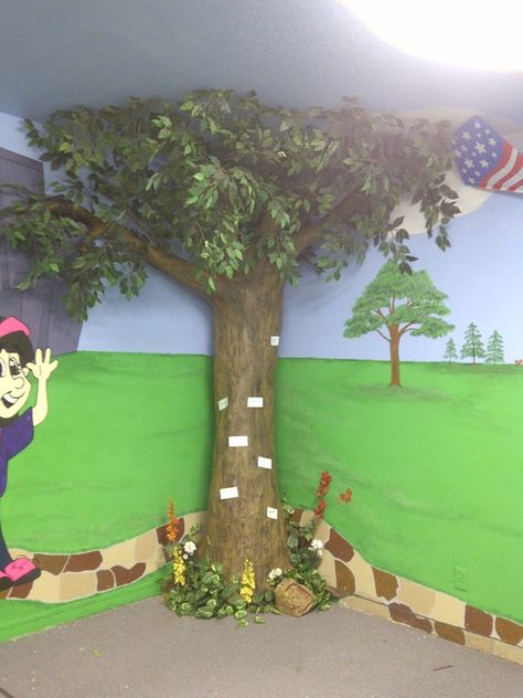 Tree On Wall, Safari Tree, Paper Tree Classroom, Tree Classroom, Childrens Ministry Decor, Paper Mache Tree, Kids Church Rooms, Classroom Tree, Classroom Preschool