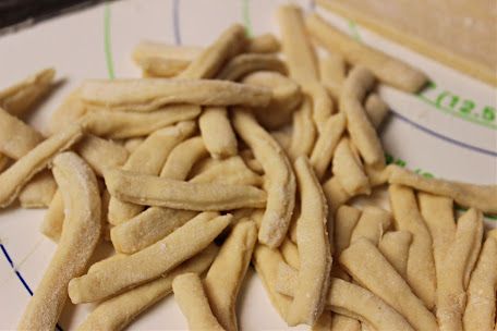 Sourdough Noodles For Soup, Sourdough Noodles Recipe, Sour Dough Noodles, Sourdough Discard Egg Noodles, Sourdough Noodles Pasta, Sourdough Egg Noodles, Sourdough Discard Noodles, Sourdough Noodles, Sourdough Discard Recipe