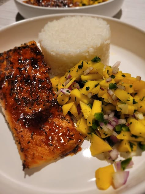 Jerk Salmon With Mango Salsa, Salmon Caribbean Recipes, Jamaican Jerk Salmon, Jamaican Jerk Salmon Recipe, Caribbean Salmon Recipes, Carribean Salmon Recipes, Jerk Salmon Tacos, Caribbean Fish Recipes, Caribbean Tacos