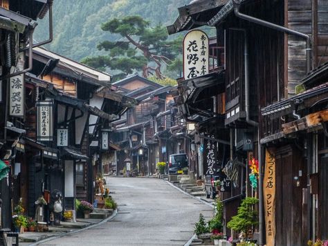 Kevin Kelly says: "The Nakasendo is an old road in Japan that connects Kyoto to Tokyo. It was once a major foot highway, but today small sections retain some of its historical feel. Gunung Fuji, Wooden Buildings, Japanese Architecture, Visit Japan, Kyoto Japan, Okinawa, Tokyo Japan, Travel Bucket, Japan Travel