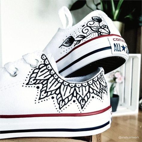 Sharpie Shoes, Diy Mandala, Painting Shoes, Painted Shoes Diy, Painted Canvas Shoes, Custom Painted Shoes, Diy Sneakers, Painted Sneakers, Lace Diy