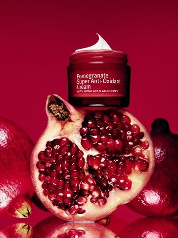 Pomegranate Poster, Ingredients Photography, Photography Set Up, Happy Jar, Bottle Drawing, Beauty Planet, Dessert In A Jar, Skincare Packaging, Skin Care Spa