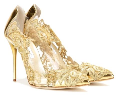 "Untitled #30" by kayla-smith-x on Polyvore featuring Oscar de la Renta Kasut Pengantin Perempuan, Kasut Kahwin, Red Carpet Shoes, Transparent Shoes, Gold Shoes Heels, Shoes Pumps Heels, Wedding Shoes Pumps, Hak Tinggi, Gold High Heels