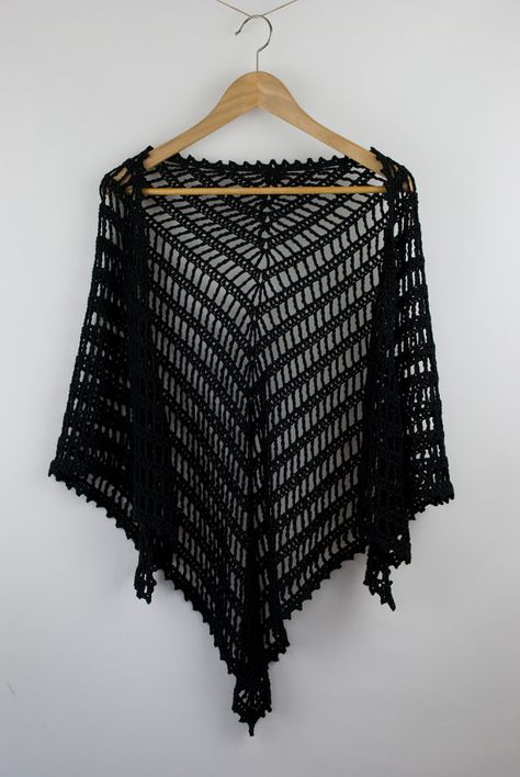 crochet shawl triangular bamboo black fall wrap por annerstreet Black Crochet Shawl, Fall Wraps, Crochet Lace Shawl, Crochet Women, شال كروشيه, Black Shawl, Poncho Shawl, Shawl Crochet, Crochet Lace Pattern