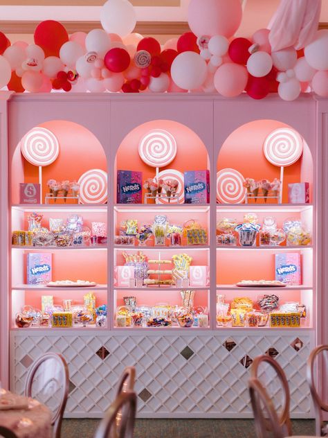 Candy Museum, Celebrity Baby Shower, Vintage Candy Shop, Tiktok Candy, Candy Booth, Candy Store Design, Andrea Eppolito, Cake Boss Buddy, Top Flowers