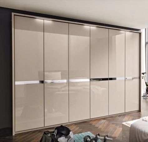 Textured Wardrobe Doors, Wardrobe And Bed Color Combination, Modern Wardrobe Design Sliding Doors, Wardrobe Internal, Sliding Wardrobe Design, Small Closet Design, Modern Wardrobe Design, Wooden Wardrobe Design, Wardrobe Design Modern