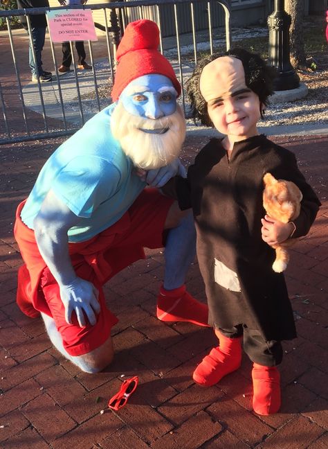 Smurf And Gargamel Costume, Gargamel Costume, Smurfs Party Decorations, Smurf Costume, Smurfs Party, Halloween Duo, Halloween Duos, Papa Smurf, Duo Halloween Costumes