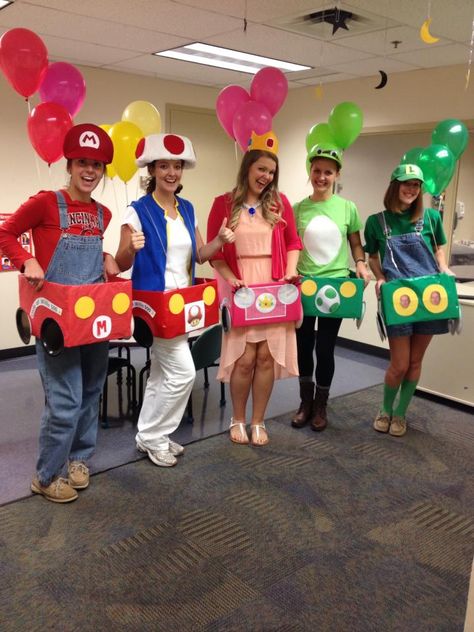 Mario Kart Costume, perfectly done by graduate school students Diy Mario Kart, Mario Kart Costumes, Mario Costume, Halloween Costumes For Work, Diy Valentines Crafts, Mario Party, Group Halloween Costumes, Family Costumes, Family Halloween Costumes