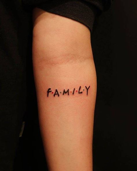 Sibling Tattoos For 4, Friends Sitcom, Cute Sister Tattoos, Matching Bff Tattoos, Cousin Tattoos, Lady Tattoo, Small Girly Tattoos, Matching Sister Tattoos, Awesome Tattoo