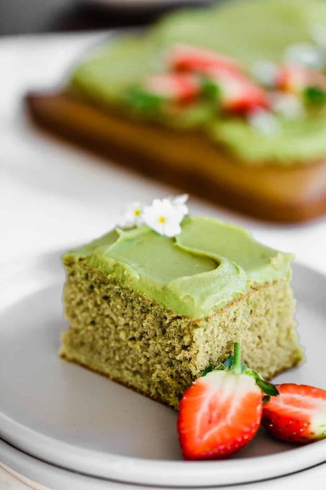 Matcha Cake Recipe Easy, Matcha Birthday Cake, Box Cake Recipes, Sheet Cake Recipe, Boxed Cake Mixes Recipes, Creamy Frosting, Matcha Cake, Matcha Recipe, Cake Kit