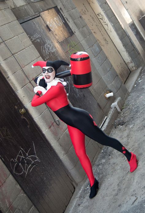 Classic Harley Quinn Cosplay Harley Quinn Costume Diy, Harley Quinn Disfraz, Harley Cosplay, Erik Estrada, Jester Costume, Celebrity Style Guide, Harley Quinn Comic, Dc Cosplay, Harley Quinn Costume