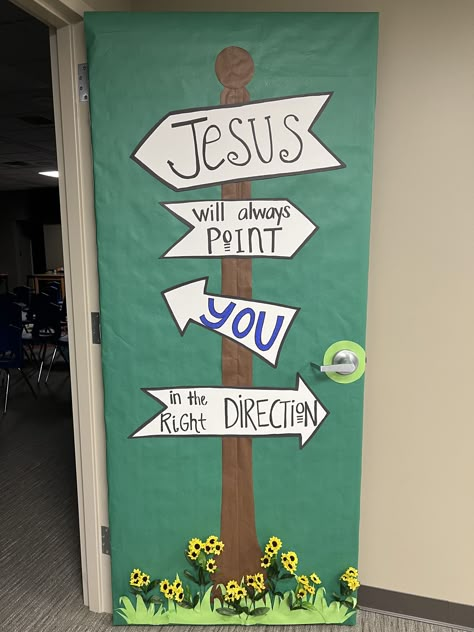 Christian Poster Board Ideas, Sabbath School Room Decor, Private Christian School Classroom, Bible Door Decorations Classroom, God Bulletin Board Ideas, Spiritual Bulletin Board Ideas, Bible Class Door Decorations, Kids Church Classroom Decor Room Ideas, Church Preschool Bulletin Boards