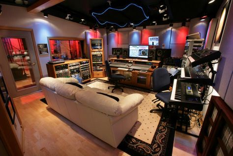 Music Studio Room Luxury, Music Room Design, Recording Studio Setup, Home Music Rooms, Music Recording Studio, Home Studio Ideas, Sound Room, Studio Layout, Recording Studio Design