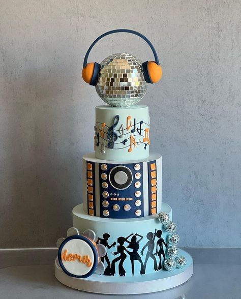 Concert Cake Ideas, Album Cover Cake Ideas, Disco Theme Cake Ideas, Music Theme Cake Ideas, Soul Train Cake, Music Cakes Birthday, Dj Theme Cake, Disco Party Cake Ideas, 70s Disco Cake