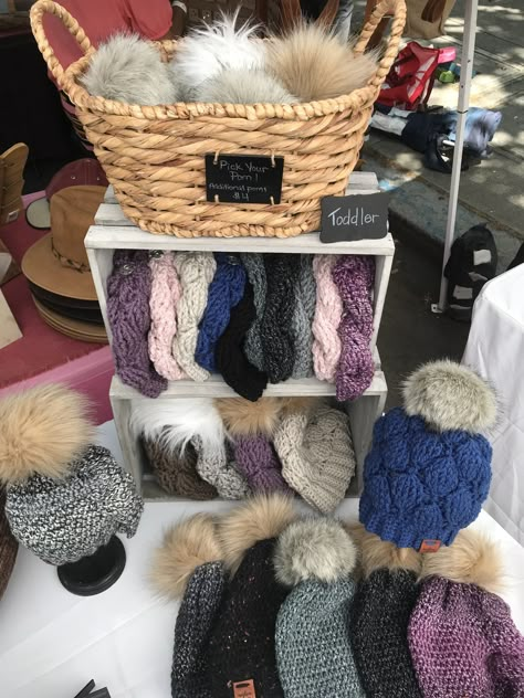 How To Create A Display For Craft Shows — Meghan Makes Do Hat Display Ideas Craft Show, Hat Display Ideas, Craft Fair Table, Crochet Craft Fair, Craft Fair Booth Display, Craft Show Booths, Craft Market Display, Craft Show Booth, Craft Booth Display