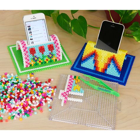 DIY perler bead cell phone stand instructions - EN Perler Bead Phone Stand, Perler Bead Phone, Beads Template, Diy Phone Stand, Hero Design, Phone Stands, Perler Bead Templates, Hama Bead, Perler Crafts