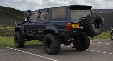 Monster truck Toyota Hilux Surf. Probably the biggest Hilux I have seen ! Ponderosa café, Horseshoe pass, North Wales. Hilux Surf 4x4, Toyota Hilux Surf Modified, Toyota Hilux Surf, Trucking Life, Car Club, 4x4 Trucks, Toyota Hilux, Toyota 4runner, Offroad Vehicles