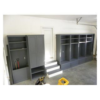 Simple custom built storage lockers for an active Newton family. Name plates, bench seating with hidden storage beneath and mdo plywood construction make these Garage Lockers, Diy Storage Ideas, Storage Organization Ideas, Garage Storage Inspiration, Garage Laundry, Garage Renovation, Garage Storage Solutions, Garage Organization Diy, Garage Organize