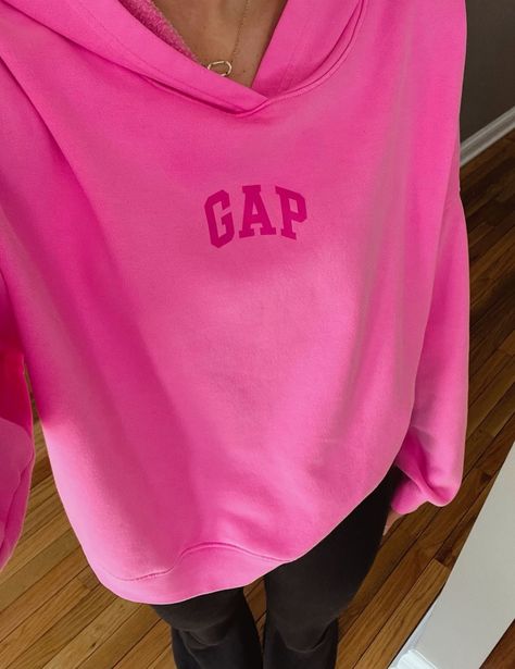 Hot Pink Gap Hoodie, Hot Pink Nike Hoodie, Hot Pink Clothes Aesthetic, Pink Gap Hoodie Outfit, Hoodie Photoshoot Ideas, Pink Gap Hoodie, Hot Pink Sweatshirt, Preppy Hairstyles, Gap Hoodie