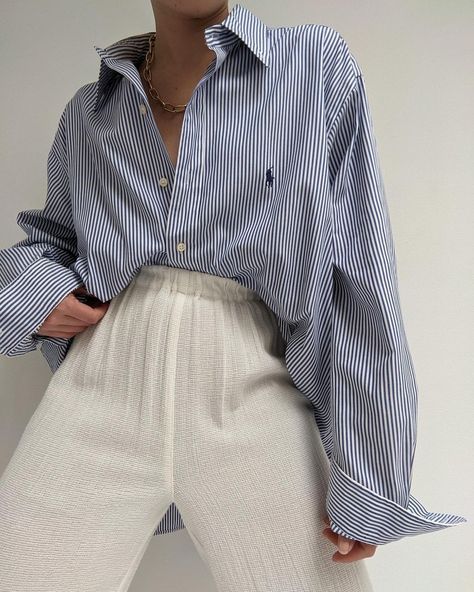 Blue Shirt Outfits Women, Blue Shirt Women Outfit, Ralph Lauren Shirt Outfit, Blazer Outfits For Women Classy, Aesthetic On A Budget, Blue Striped Shirt Outfit, Ralph Lauren Shirt Women, Outfits With Striped Shirts, Yellow Striped Shirt