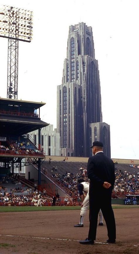 The University of Pittsburgh’s Cathedral of Learning looms over Forbes Field, 1969. Cathedral Of Learning, Forbes Field, Three Rivers Stadium, Pittsburgh Pirates Baseball, Mlb Stadiums, Baseball Park, Pirates Baseball, Pittsburgh City, Pittsburgh Sports