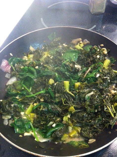 Sauteed Kale, Kale And Spinach, Kale Recipes, Spinach Recipes, Veggie Sides, Veggie Dishes, Whole 30 Recipes, Yummy Sides, Vegetable Side Dishes