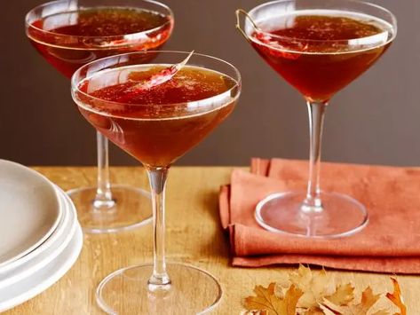 Martinis Recipe, Cranberry Champagne Cocktail, Rye Cocktails, Thanksgiving Cocktail Recipes, Giada De Laurentiis Recipes, Florence Food, Fall Feast, Cocktails Food, Thanksgiving Cocktails