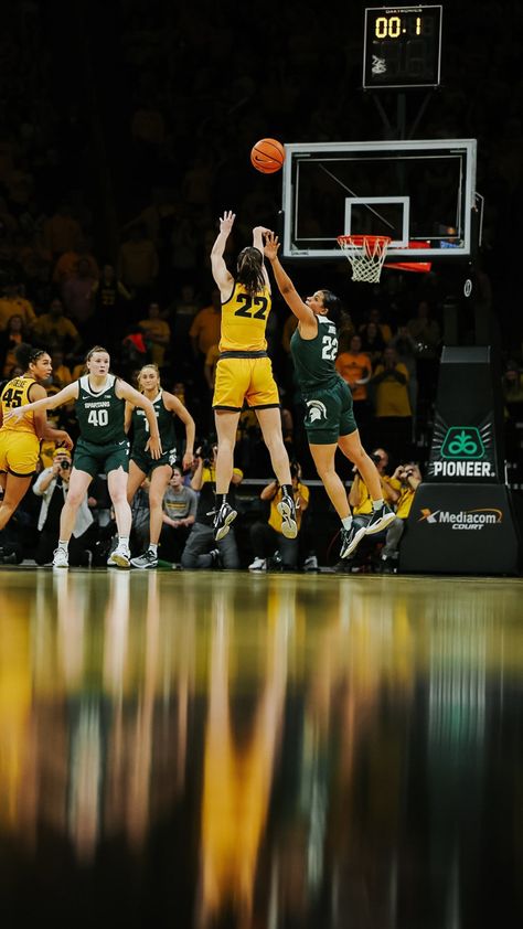 Iowa Basketball, Iowa Hawkeye, Ball Aesthetic, Caitlin Clark, Game Quotes, Basketball Wallpaper, Women's Basketball, Iowa Hawkeyes, Basketball Pictures