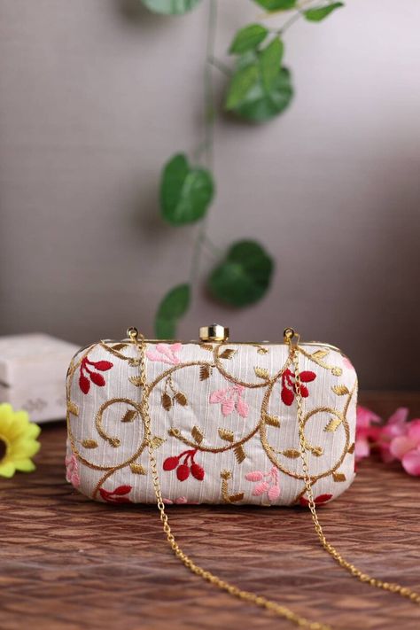 Wedding Evening Party, Unique Clutch, Zardozi Work, Potli Bag, Floral Clutches, Leather Totes, Potli Bags, Cute Wallets, Diy Bags