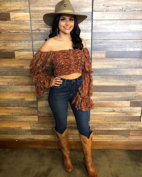 Shop this look head to toe @elpotrerito and @ale_accessories Country Girl Outfits, Mode Country, Cowgirl Outfits For Women, Cowgirl Boots Outfit, Cute Cowgirl Outfits, Cowgirl Style Outfits, Wilde Westen, Country Style Outfits, Looks Country