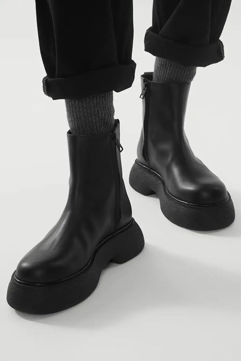 Chunky Leather Boots, Cos Shoes, Coach Boots, Shoes Boots Ankle, Trending Boots, Black Heel Boots, Platform Ankle Boots, Trendy Shoes, Rubber Heels