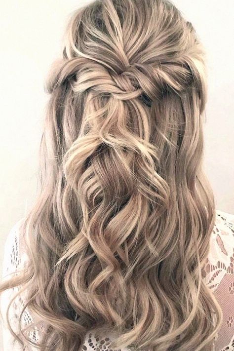 Obsessed with one bridal hair look half up half down. Stay tuned for more ideas, and comment on your favorites. Romantic Braid, Bridal Hair Half Up, Vintage Curls, Beautiful Bridal Hair, Boho Twists, Bridal Hair Inspiration, Bridesmaid Hair Half Up, Bridal Hairstyle, Wedding Hairstyles Half Up Half Down