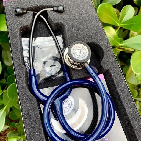 Surgeon Aesthetic, Littmann Stethoscope, Blue Champagne, Stethoscopes, Medical School Inspiration, Health Careers, Medical Practice, School Inspiration, Medical University