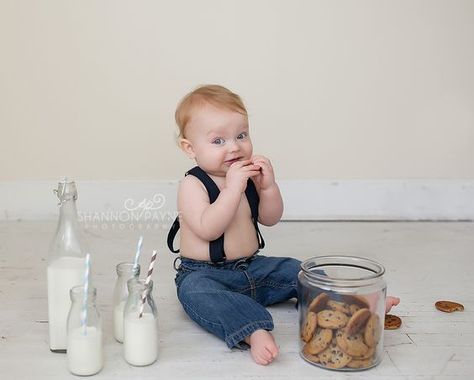 . Cookies Photography, Boy Photo Shoot, 1st Birthday Pictures, Holiday Mini Session, Baby Photography Ideas, Mini Session Ideas, Baby Photoshoot Boy, First Year Photos, Cookies And Milk