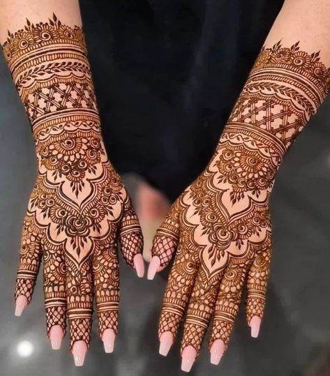 Brides Mehndi, Finger Designs, Henna Flowers, Mehendi Bridal, Mehndi Bridal, Henna Hands, Henna Flower, Palm Henna, Mehndi Designs Simple