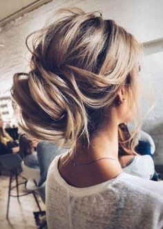 Messy Wedding Hairstyles, Floral Updo, Messy Wedding, Trendy We Fryzurach, Bridal Updos, Loose French Braids, Messy Wedding Hair, Bridesmaid Updo, Pinterest Wedding