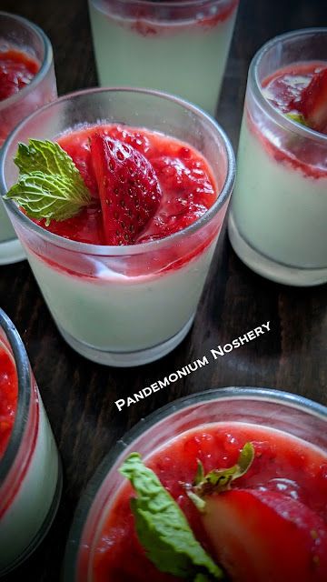 Mint Posset with Strawberry Sauce Mint Mousse, Mini Mint Cheesecake, Mint Dessert Aesthetic, Strawberry Mint Recipes, Chocolate Mint Parfait, Fruit Tartlets, Raspberry Vinaigrette Salad, Cherry Clafoutis, Raspberry Vinaigrette