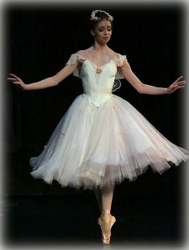 La Sylphide, Ballet Pictures, Tutu Ballet, Ballet Performances, Ballerina Art, Ballet Poses, Ballet Clothes, Pretty Ballerinas, Ballerina Dancing