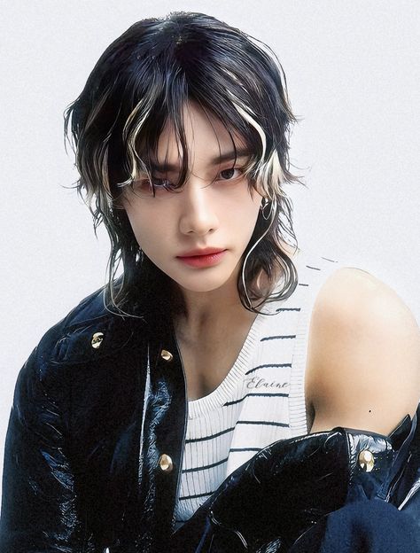 Heaven Art, Straykids Hyunjin Photoshoot, Straykids Hyunjin, Golden Child, Kids Icon, Cartier, Hair Cuts, Hair Styles, Hair