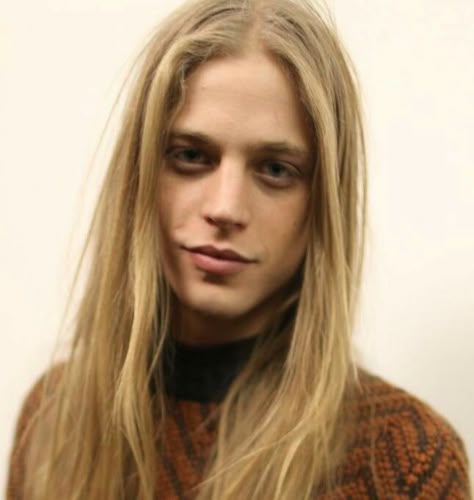 long hair men Konan Hanbury, Long Hair Boys, Long Haired Guys, Men Blonde Hair, Long Hair Men, Long Hair Guys, Men With Long Hair, Male Aesthetic, Long Haired Men