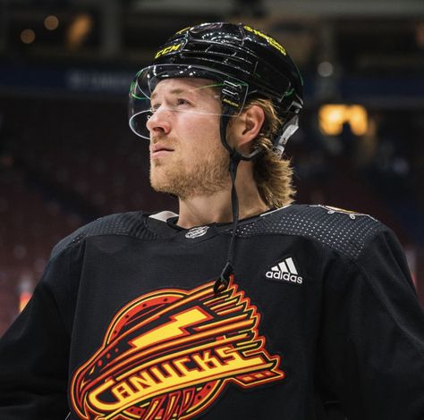 Brock Boeser, Nhl Wallpaper, Hockey Art, Hockey Guys, Hockey Men, Playing For Keeps, Hockey Season, Inspo Pics, Sports Pictures