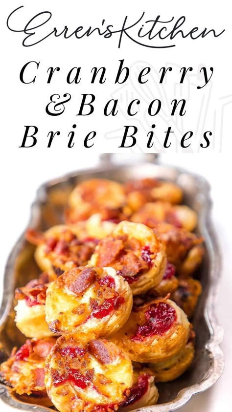 These Brie Bites with cranberry and bacon are the perfect appetizer for your next holiday. They're easy to make and deliciously addictive. Bacon Brie, Cranberry Bites, Brie Cranberry, Brie Puff Pastry, Brie Appetizer, Pastry Appetizer, Brie Bites, Brie Recipes, Cheese Tart