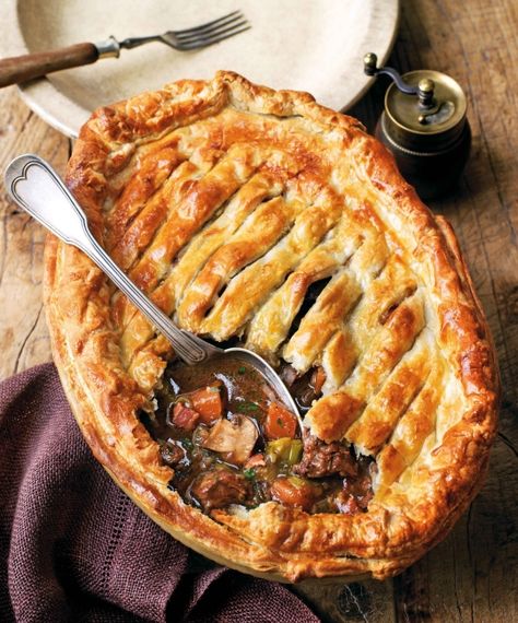 Steak, Leek & Mushroom Pie with Guinness Snow Day Snacks, Leek And Mushroom Pie, Potatoes And Peas Recipe, Mushroom Pie Recipe, Steak And Mushroom Pie, Leek Mushroom, Pastry Making, Great British Food, Steak Pie