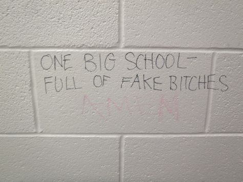 Bathroom Graffiti, Graffiti Quotes, Veronica Sawyer, School Bathroom, Bathroom Stall, Bathroom Quotes, Wallpaper Iphone Disney, Trendy Wallpaper, Rich Kids