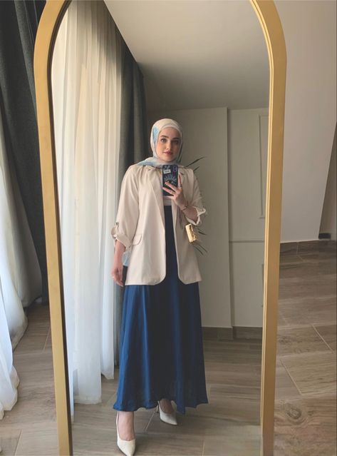 Blue Skirt Outfit Ideas Hijab, Dark Blue Skirt Outfit Ideas, Blue Skirt Outfit Hijab, Navy Blue Hijab Outfit, Navy Blue Satin Skirt Outfit, Royal Blue Skirt Outfit, Dark Blue Skirt Outfit, Navy Blue Satin Skirt, Blue Satin Skirt Outfit