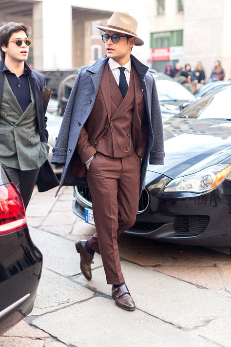 Dapper Mens Fashion, Suit Combinations, Suit Hat, Italian Suit, Mens Fashion Blog, Brown Suits, Milano Fashion Week, Sharp Dressed Man, Suit Style